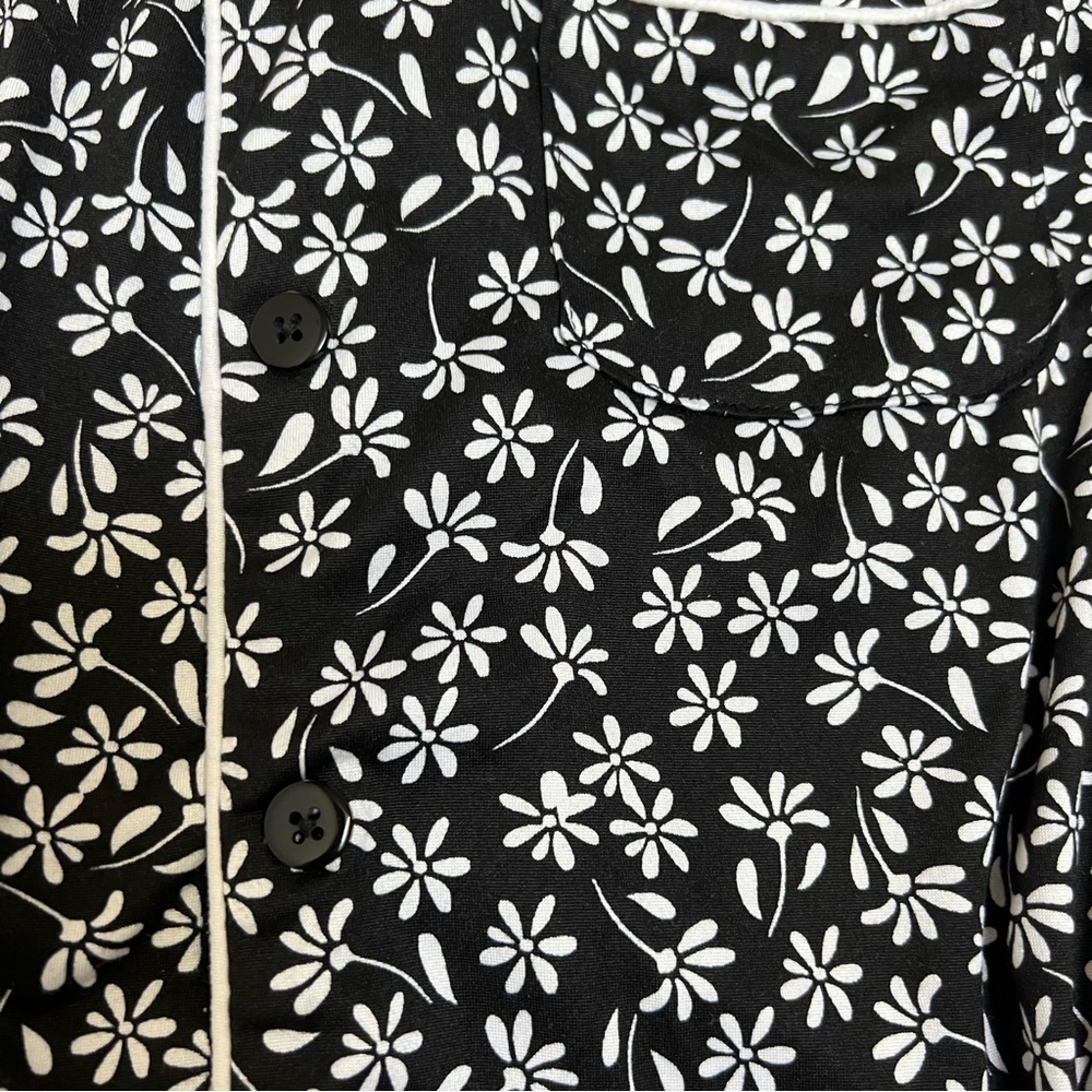 Count The Stars Black Daisy Print Short Sleeve Pajama Shirt - Picture 3 of 6